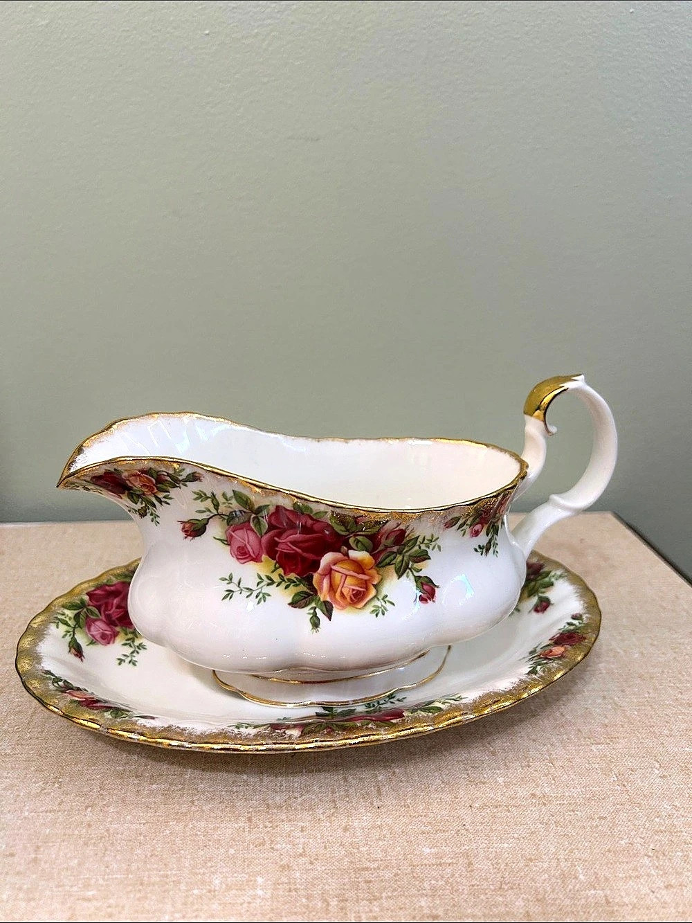 Vintage Royal Albert Old Country Roses Gravy Boat & Underplate Set